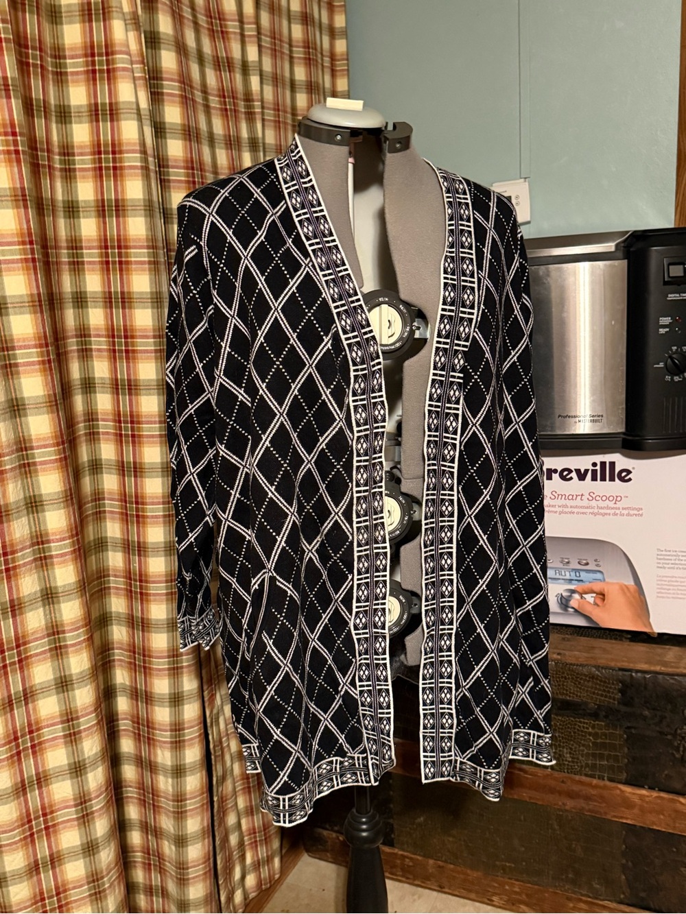 Susan Graver Black and White Geometric Open-Front Cardigan